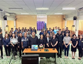 ปลอดภัยไว้ก่อน ! “นายกดำรงเกียรติ กิตติประภัสร์”ทต.เด่นชัย ร่วมพิธีเปิดโครงการอมรมกลุ่มเสี่ยงเพื่อป้องกันและควบคุม โรคเลบโตสไปโรซิล (โรคไข้ฉี่หนู) และโรคเมลิออยด์ (โรคไข้ดิน) ประจำปี 2569