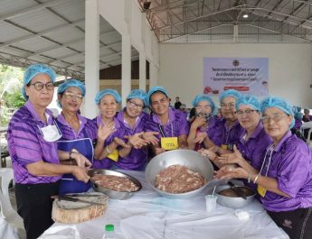 กาญจนบุรี – นายกหลุมรัง อำเภอบ่อพลอย จังหวัดกาญจนบุรี จัดกิจกรรมการทำหมูแดดเดียวเสริมไอโอดีน ภายใต้โครงการควบคุมโรคขาดสารไอโอดีน ประจำปีงบประมาณ พ.ศ. 2569