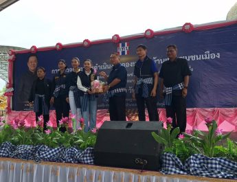 ชัยภูมิ!!!นางสุขสมรวย วันทนียกุล รมต.ประจำสำนักนายกฯ ลงพื้นที่ อ.เทพสถิต จ.ชัยภูมิ ขับเคลื่อน “ดอกเบี้ยคนละครึ่ง-เงินล้านที่ 2 หนุนกองทุนหมู่บ้าน แก้หนี้นอกระบบ