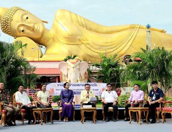 ลพบุรี ชาวลพบุรีสืบสานวัฒนธรรมประเพณีหล่อเทียน และแห่เทียนพรรษา 9 วัด