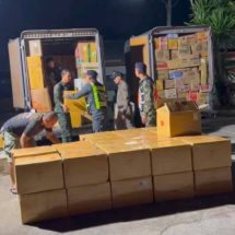 กาญจนบุรี : รถกระบะตู้ทึบ ซุกบุหรี่ 2 คัน 300 ลัง ขนม.อยู่ระหว่างการตรวจสอบ