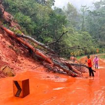 ด่วนดินสไลด์ปิดทางหลวง 1256 ปัว–บ่อเกลือ สั่งงดสัญจรชั่วคราว เร่งเคลียร์เส้นทาง