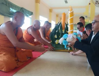 ปราจีนบุรี อบต.แห่เทียนพรรษา 4 วัด