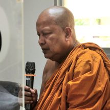 พระราชวชิรคณาทร (เจ้าคุณแจ้) ดร.เจ้าอาวาสวัดบางพลีใหญ่กลาง ประกอบพิธีเจริญพระพุทธมนต์ ครบรอบ 6 ปี ศูนย์แพทย์ชุมชน วัดบางพลีใหญ่กลาง