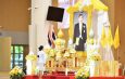คณะสงฆ์และพสกนิกรอำเภอคลองหลวง พร้อมใจจัดพิธีเจริญพระพุทธมนต์ ปฏิบัติธรรม และทำบุญตักบาตร ถวายพระราชกุศลเฉลิมพระเกียรติพระบาทสมเด็จพระเจ้าอยู่หัว
