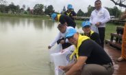 กาฬสินธุ์ ตำรวจเขาวงร่วมกับอำเภอเขาวง วัดพระธาตุหมื่นหิน ปล่อยพันธุ์ปลา เฉลิมพระเกียรติ พระบาทสมเด็จพระเจ้าอยู่หัว และวันสำคัญทางพระพุทธศาสนา วันอาสาฬหบูชา