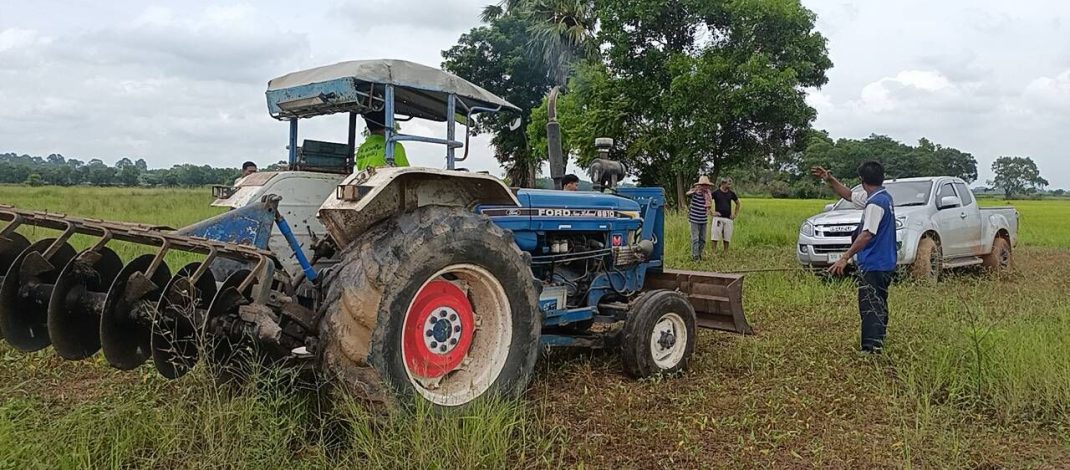 ปราจีนบุรี นาทีชีวิตคนร้ายชิงรถกระบะผู้หญิงและเด็ก 4 ติดมาในรถ