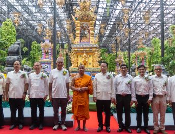 สวนนงนุชพัทยา จัดพิธีหล่อเทียนพรรษา “9 วัด 9 ต้น 9 พลังแห่งความดี” สืบสานพุทธประเพณี ส่งต่อแรงแห่งศรัทธาในพระพุทธศาสนา