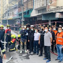 “นายกฯ อนุทิน” รุดตรวจเหตุไฟไหม้ สั่งตร.ดูแลห้ามมีขโมยของ ไม่เชื่อปมวางเพลิงไล่ที่