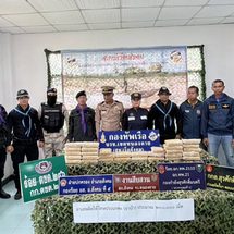 นรข.เขตหนองคาย โดย สน.เรือสังคม ยึดคาริมโขง ยาบ้าประมาณ 200,000 เม็ด ที่ลักลอบนำเข้าจากประเทศเพื่อนบ้าน