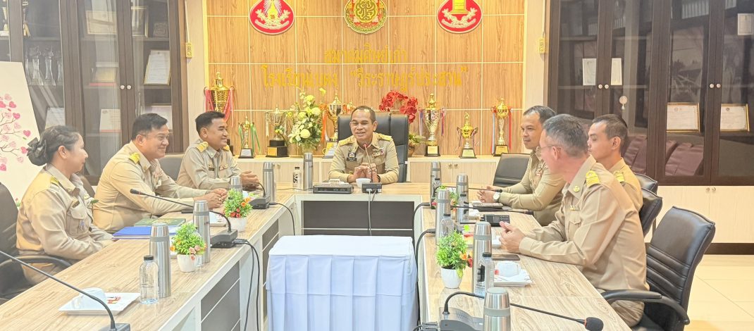 นายอำเภอเบตงตรวจเยี่ยมติดตามมาตรการรักษาความปลอดภัยในสถานศึกษา เฝ้าระวังบุคคลที่มีพฤติกรรมเสี่ยง ป้องกันมิให้เกิดเหตุการณ์ลอกเลียนแบบ หลังเกิดเหตุรุนแรงที่จังหวัดนนทบุรี