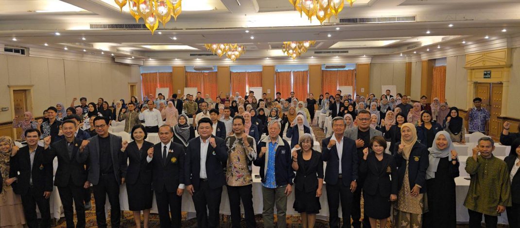 ม.นราธิวาสฯ ผนึก ศอ.บต. – ภาคีเครือข่าย ปักธง Kick-off วิจัยใหญ่ ยกระดับ “ระบบนิเวศการเรียนรู้” ฟื้นฟูความหวัง-จุดประกายอนาคตเยาวชนชายแดนใต้