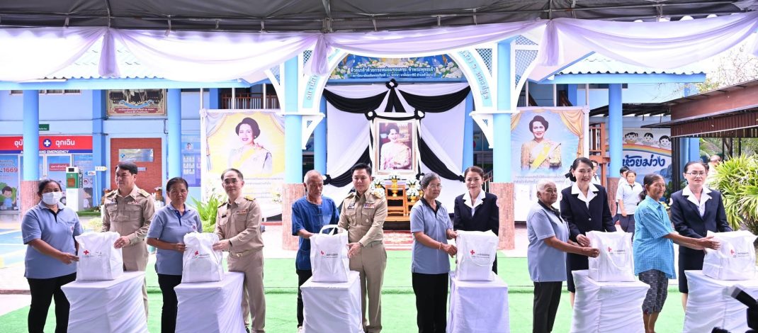 รองผู้ว่าฯ จังหวัดนครปฐม จัดโครงการและกิจกรรมถวายสักการะ สมเด็จพระนางเจ้าสิริกิติ์ พระบรมราชินีนาถ พระบรมราชชนนีพันปีหลวง เพื่อน้อมรำลึกถึงพระมหากรุณาธิคุณที่ทรงมีต่อพสกนิกรชาวไทย
