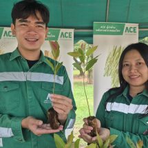 อำนาจเจริญ ประชาชน ปชป. 1,000 กว่าคน เดินหน้าพร้อมให้การสนับสนุนการก่อสร้างโร งไฟฟ้าพลังงานสะอาดมุ่งขับเคลื่อนพลังงานสีเขียวและเศรษฐกิจฐานรากที่ยั่งยืน สอดคล้องกับตนโยบายของภาครัฐ