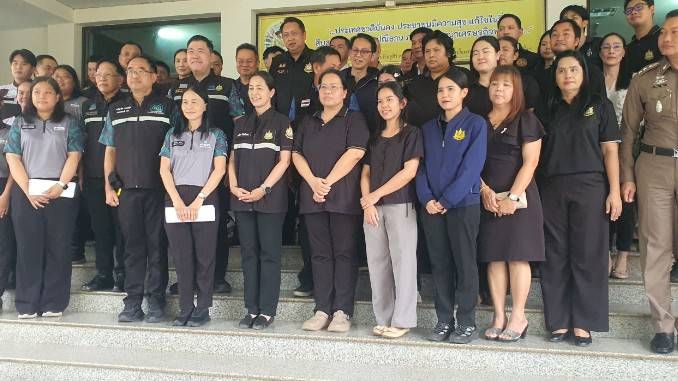 ปราจีนบุรี รมต.กระทรวงทรัพยากรธรรมชาติและสิ่งแวดล้อม ลงพื้นที่รับฟังคัดค้านเครือข่ายปราจีนเข้มแข็ง