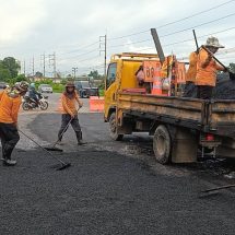 ปราจีนบุรี แขวงการทางฯเร่งซ่อม304ถนนยูเทิร์นหน้านิคมไฮเทครอบ2