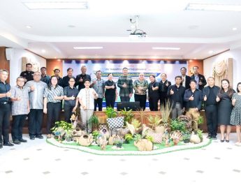 ผู้ว่าฯ นราฯ แถลงใหญ่! ปักหมุด 13–15 ส.ค. นี้ เที่ยวงาน “ชมศูนย์ศึกษา พัฒนาความรู้ ดูนิทรรศการ” ครั้งที่ 27 ยกระดับนวัตกรรมเกษตร-ป่าพรุ สร้างรายได้ยั่งยืน