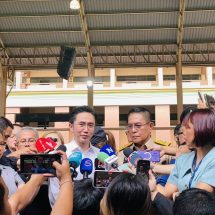 ‘ยศชนัน-ราเชน’ รุดลงพื้นที่ รร.เทพศิรินทร์ นนทบุรี วอนหยุดแชร์ภาพสะเทือนใจ สั่งปิดเรียน-ดึงทีมสุขภาพจิตเยียวยา พร้อมเปิดบริจาคเลือดด่วนช่วยผู้บาดเจ็บ