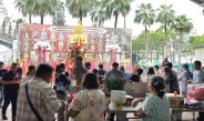 ปทุมธานี 2สาวดวงเฮง แก้บนท้าวเวสฯหลังสมหวังรับโชคเกือบ 2 แสน แฟนหนุ่มได้โชคทอง 1 บาท