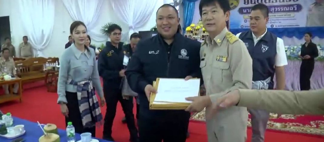 สกลนคร มท.2 “พลพีร์”พบกำนัน ผญบ.ชูแนวทางลดค่าครองชีพเพื่อคุณภาพชีวิตที่ดี