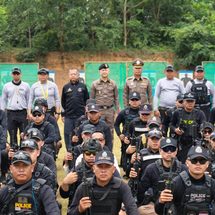 จันทบุรี-รองผบ.ตร.ลงพื้นที่ตรวจเยี่ยมการฝึก พัฒนาทักษะ โครงการ Six Man Team(Basic S.W.A.T.) ยกระดับความพร้อมรับมือเหตุวิกฤต ฝึกเข้มใช้อาวุธปืน–ยุทธวิธี