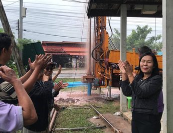 ชัยภูมิ!!!นายกนาฝายเร่งวิกฤตหนักชาวบ้านขาดน้ำประปานานกว่า 2 เดือน