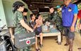 ผอ.ศบภ.มทบ.35 ลงพื้นที่ตรวจเยี่ยมและมอบถุงยังชีพเครื่องอุปโภคบริโภคเบื้องต้นให้แก่ประชาชนกลุ่มเปราะบางและผู้ป่วยติดเตียงที่ประสบอุทกภัยในพื้นที่อำเภอลับแล