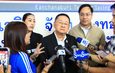 กาญจนบุรี : รัฐมนตรีกระทรวงศึกษาธิการ ลุยเมืองกาญจน์ 2 วัน ลงพื้นที่ตรวจเยี่ยม 5 จุด ประกอบด้วย จุดแรกโรงเรียนท่ามะกาวิทยาคม จุดสองสหกรณ์ออมทรัพย์ครูกาญจนบุรี จุดสามโรงเรียนบ้านหนองกระทุ่ม จุดที่สี่โรงเรียนวิสุทธรังสี เพื่อรับฟังปัญหานำกลับไปพัฒนาการเรียนรู้ทั้งระบบ โดยเฉพาะหนี้สิ้นของครู