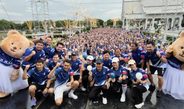 ปทุมธานี นักเต้นเพื่อสุขภาพกว่า 4,000 คนร่วมเต้นแอโรบิกกำลังสนุกฝนถล่มนักเต้นวิ่งหนีเหมือนผึ้งแตกรัง