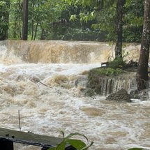 กาญจนบุรี : อุทยานแห่งชาติเขาแหลม ประกาศปิดการท่องเที่ยวน้ำตกเกริกกระเวียชั่วคราว หลังน้ำป่าไหลทะลักและมีหินร่วง เร่งเตือนนักท่องเที่ยวระมัดระวัง