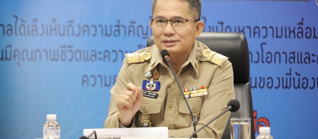 ผู้ว่าฯ กาฬสินธุ์ สั่งขยายผลจากเบาะแสประชาชนผ่านสายด่วนผู้ว่าฯ 1567 ปกครองแท็กทีมตำรวจ บุกรวบตัวนักค้ายาเสพติด ยึดของกลางยาบ้ากว่า 400 เม็ด