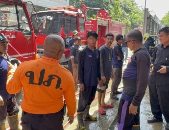 ปทุมธานี ดับเพลิงยังฉีดคลุมเพลิงไหม้โรงงานจัดอิเว้นเสียหายกว่า20ล้าน