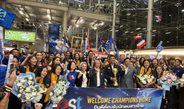 สุดชื่นมื่น ทัพลูกยางสาวไทยกลับถึงบ้าน พร้อมถ้วยแชมป์เอเชีย 2026 จารึกประวัติศาสตร์คว้าตั๋วโอลิมปิก 2028