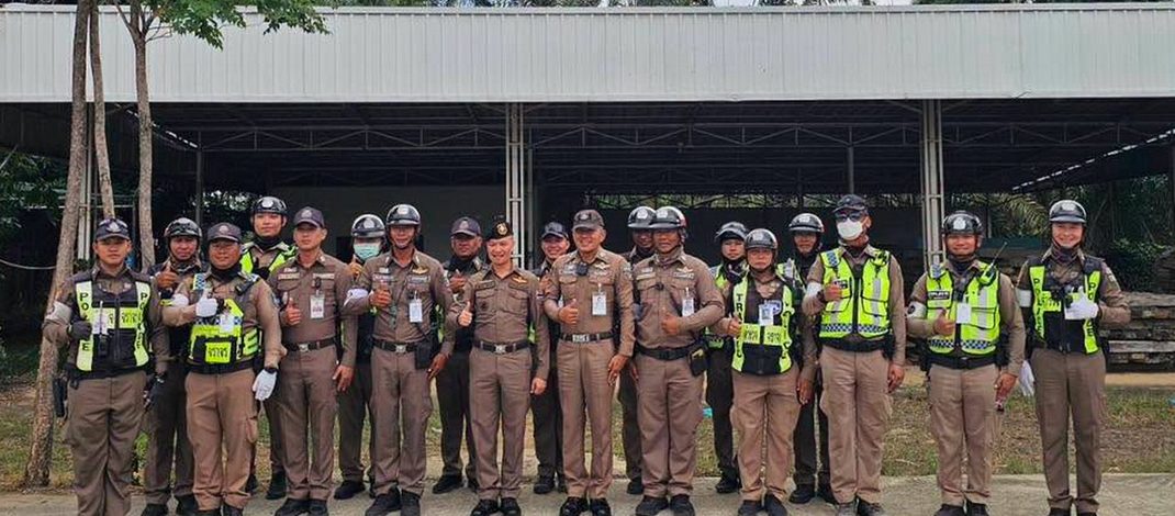 กาญจนบุรี : บิ๊กอรรถ รองจเรตำรวจแห่งชาติ สุ่มตรวจด่านจราจรกาญจน์ โดยไม่แจ้งล่วงหน้า พบถูกระเบียบทุกประการ