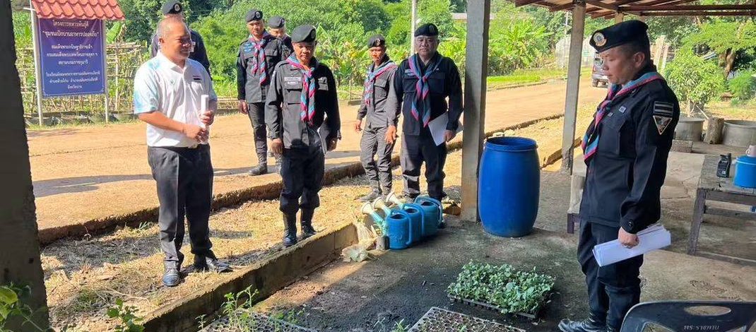 “ทหารพราน 32 เดินหน้าขับเคลื่อนโครงการทหารพันธุ์ดีฯ สร้างแหล่งอาหารปลอดภัย สร้างแหล่งเรียนรู้ สู่การพัฒนาชุมชนอย่างยั่งยืน”
