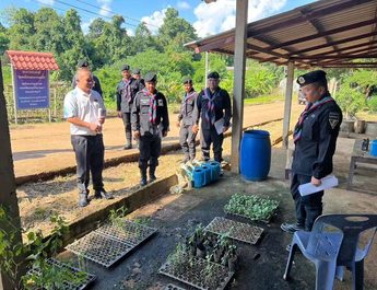 “ทหารพราน 32 เดินหน้าขับเคลื่อนโครงการทหารพันธุ์ดีฯ สร้างแหล่งอาหารปลอดภัย สร้างแหล่งเรียนรู้ สู่การพัฒนาชุมชนอย่างยั่งยืน”
