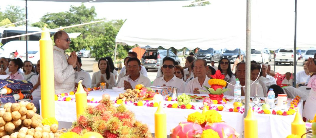 ฉะเชิงเทรา – คึกคัก พิธีบวงสรวง “วันคเณศจตุรถี” วัดโพรงอากาศ “จิรวัฒน์-ราเชน” แจกทานข้าวสาร-น้ำดื่ม กว่า 300 ชุด ให้ชาวบางน้ำเปรี้ยว