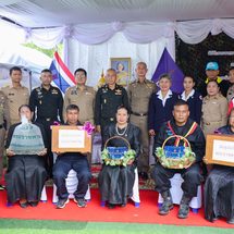 (สุรินทร์) พิธีรับพระราชทานเมล็ดพันธุ์ผักและพันธุ์สัตว์พระราชทาน จากสมเด็จพระกนิษฐาธิราชเจ้า กรมสมเด็จพระเทพรัตนราชสุดา ฯ สยามบรมราชกุมารี แด่ อส.ทพ.สัม พูนประโคน กำลังพลผู้ได้รับบาดเจ็บสาหัสจากการสู้รบ