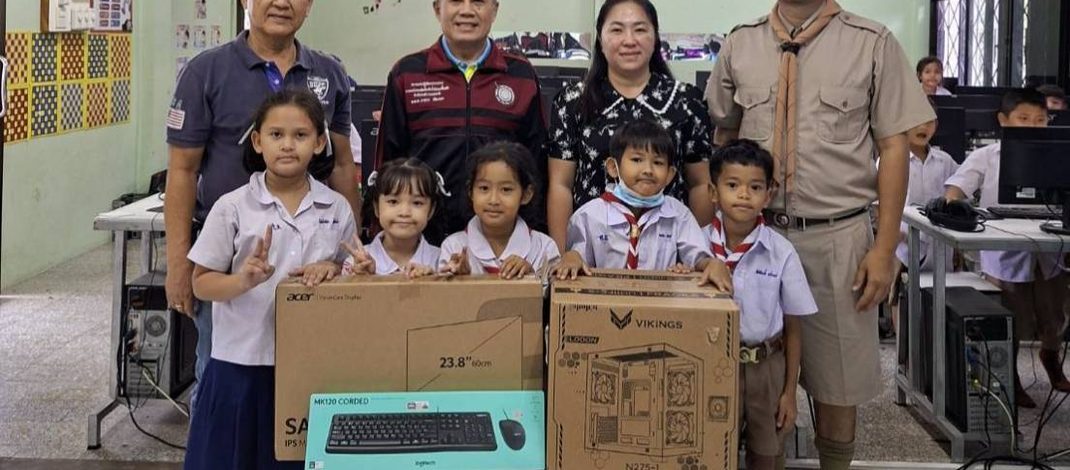 กาญจนบุรี : ประธานชมรมศิษย์เก่า ครู ผู้ปกครอง ร.ร.วัดศรีโลหะราษฎร์บำรุง มอบทุนการศึกษา