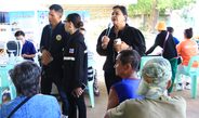 กาญจนบุรี : เพิ่มค่าการมองเห็นให้ประชาชน นายกองค์การบริหารส่วนตำบลแก่งเสี้ยน จัดโครงการตัดแว่นตาแก่ประชาชน 300 คน ฟรี
