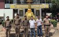 กาญจนบุรี : ผบก.ภูธรจังหวัดกาญจน์ ลงพื้นที่ สภ.ทองผาภูมิ มอบกำชับดูแลสิ่งผิดกฎหมายทุกชนิด และเยี่ยมให้กำลังใจ รอง สวป. ถูกฟันแขนหักขณะเข้าระงับเหตุ