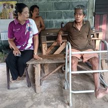 ปราจีนบุรี อดีตสัปเหร่อไร้ญาติขาขาดอยากได้ขาเทียม