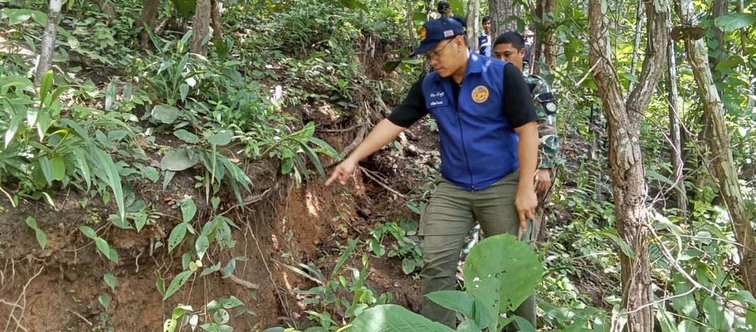 แม่ฮ่องสอน แม่สะเรียงติดตั้งเครื่องตรวจวัดการเคลื่อนตัวของมวลดิน เฝ้าระวังพื้นที่เสี่ยงดินถล่มบ้านโพซอ