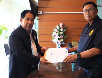 กาญจนบุรี : ไม่ท้อแม้โดนปรามาสว่าไม่มีทุน แต่มีนายทุนคนไทยคอยดันทุกโครงการ!! ประธาน บริษัทเซี่ยงไฮ้ไทยรับเบอร์ โปรดักส์ จำกัด คนที่มีแต่ความคิดเป็นเลิศ วิสัยทัศน์กว้างไกล ตั้งใจทำให้เมืองกาญจน์เจริญ ชุมชนมีงานทำ ฝากให้ติดตามดูผลงานกันต่อไป
