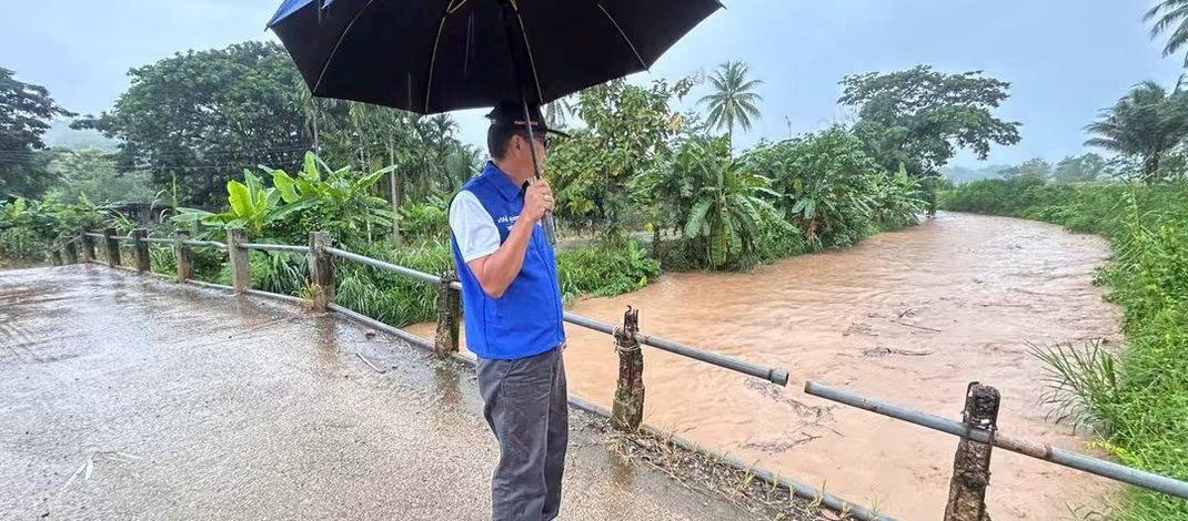 ด่วน! ฝนยังตกต่อเนื่อง น่าน–แพร่ เฝ้าระวังน้ำป่า ตลิ่งกัดเซาะ และน้ำท่วมผิวจราจร เตือนผู้ใช้เส้นทาง “แพร่–น่าน” เพิ่มความระมัดระวัง