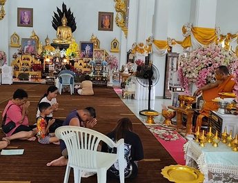ปทุมธานี มีแต่เฮง! หนุ่มฉะเชิงเทราขอครั้งเดียวปัง 2 งวดติด รีบแก้บนไอ้ไข่วัดบึงบา สาวคลองเจ็ดดวงเฮง พ่อปู่แม่ย่าให้โชค 5 หลัก