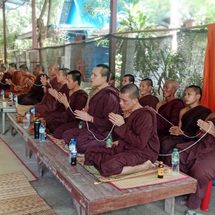 พุทธสานิกชนรวมพลังถวายต้นเทียนในช่วงเทศกาลเข้าพรรษา 2569 ณ วัดพระทันใจ ตำบลนาสีนวลอำเภอกันทรวิชัยมหาสารคาม