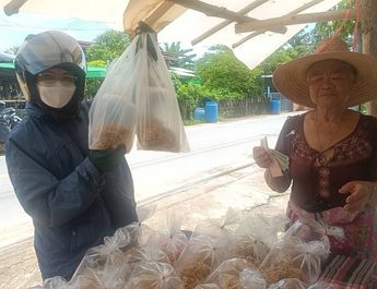 ปราจีนบุรี ทึ่ง!ยาย72ทำกระยาสารทขายวันละ 3,000