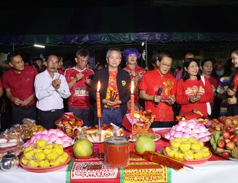 เบตง / ชาวไทยเชื้อสายจีนไหว้พระจันทร์