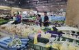 พังงา/พิษน้ำท่วมหลายจังหวัดกระทบตลาดผัก ราคาพุ่งขึ้นต่อเนื่อง บางรายการทะยานกว่าเท่าตัว ขณะที่ต้นทุนขนส่งและราคาหน้าสวนขยับสูงขึ้น ส่งผลบรรยากาศการจับจ่ายภายในตลาดค่อนข้างเงียบเหงา